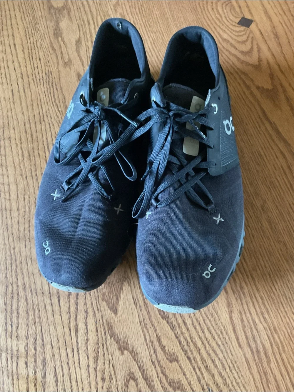 On Running Men's Athletic Shoes in Black. Size 11